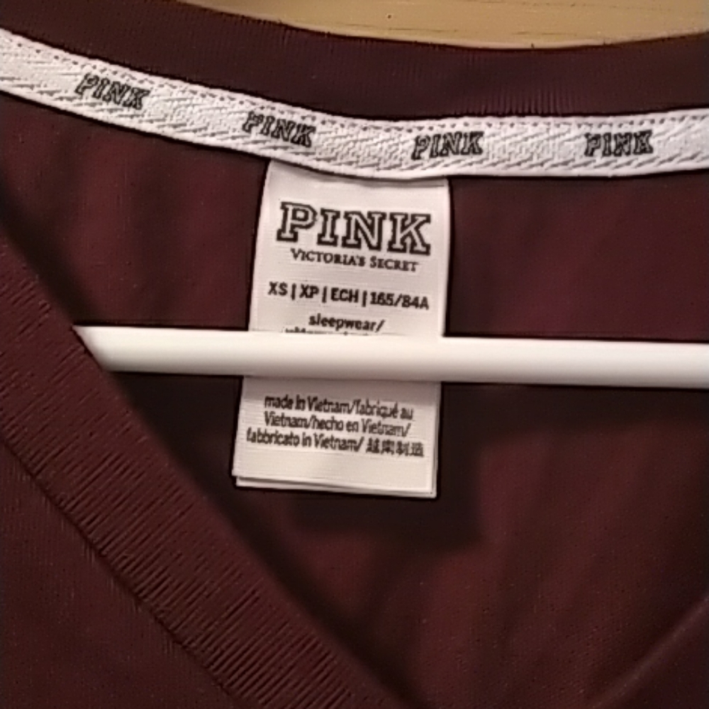 Pink Victoria Secret v neck dark red t shirt XS - Picture 4 of 7
